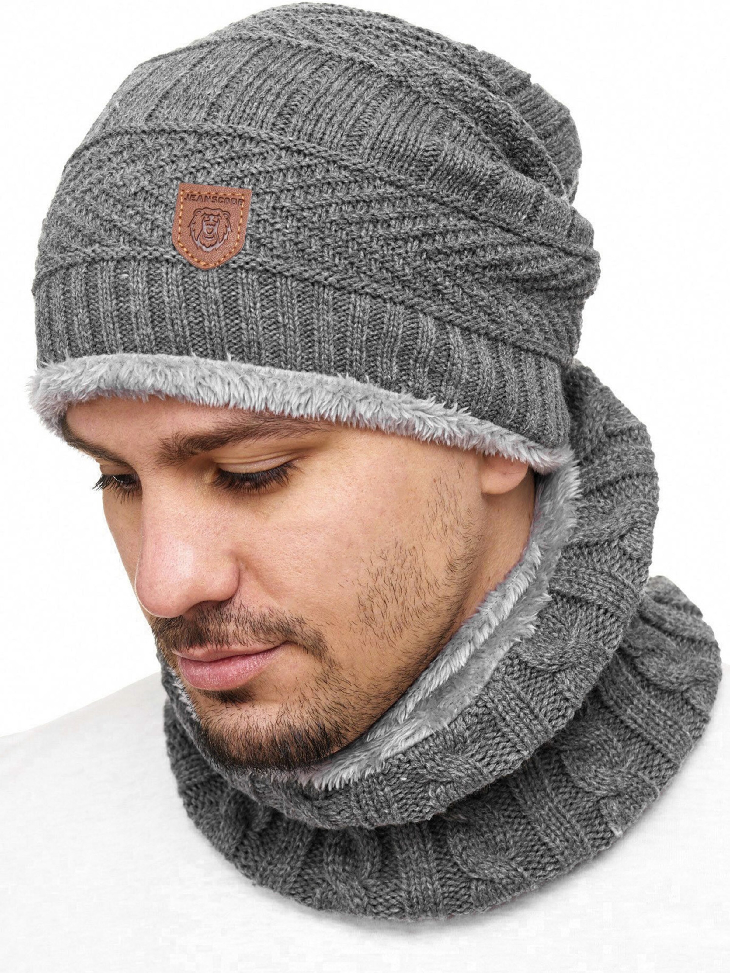 INDICODE JEANS Schal und Mütze in Grau: Vorderseite