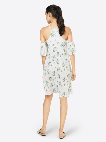 Boohoo - Vestido de verão 'Elizabetta' em branco: atrás