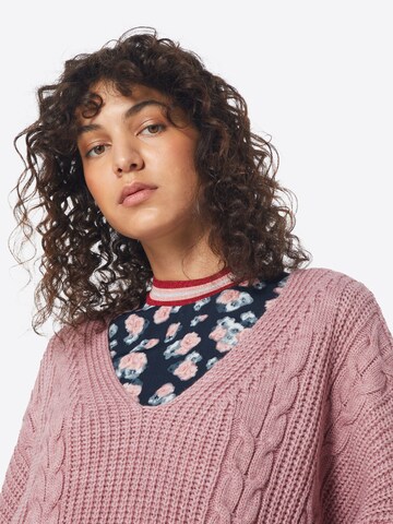 ABOUT YOU Pullover 'Svea' in Pink