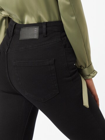 Skinny Jeans di PIECES in nero