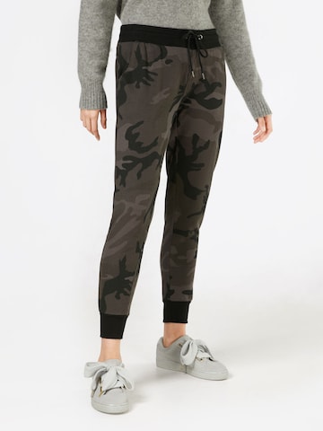 Urban Classics Tapered Trousers in Green: front