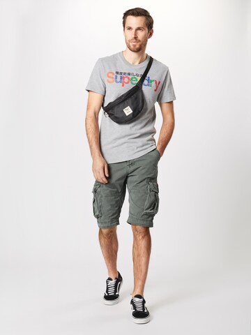 T-Shirt 'Retro Sport' Superdry en gris