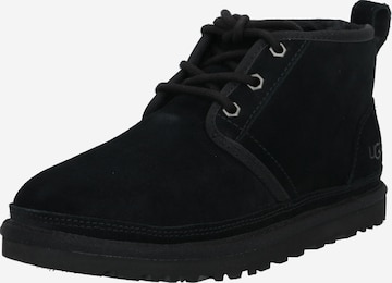 Bottines à lacets 'Neumel' UGG en noir : devant