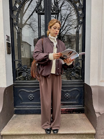 Brown With Strick Pullover Look