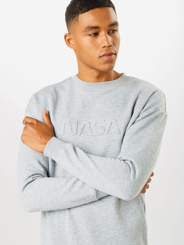 Mister Tee Sweatshirt 'Embossed NASA Worm' in Grey