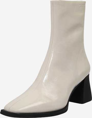 VAGABOND SHOEMAKERS Ankle Boots 'Hedda' in White: front