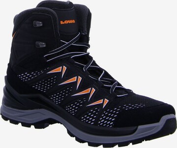 LOWA Boots 'Innox Pro' in Zwart