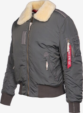 ALPHA INDUSTRIES Välikausitakki 'Injector III' värissä harmaa