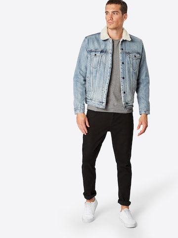 Revolution - Camisa em cinzento