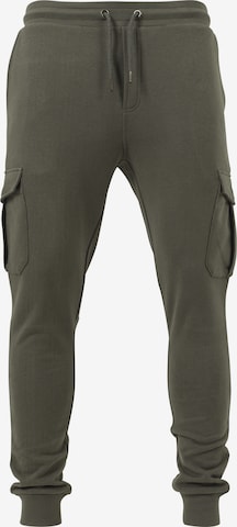 Urban Classics Cargo Pants in Green: front