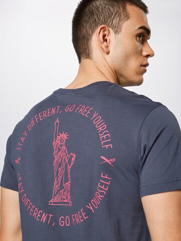 Iriedaily Shirt 'Liberteria Tee' in Blauw