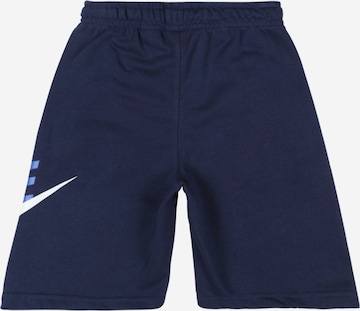 Nike Sportswear Shorts in Blau