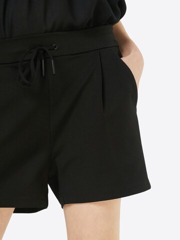 VERO MODA Regular Shorts in Schwarz