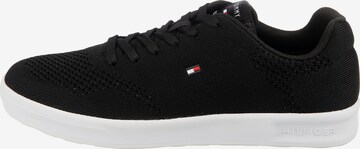 TOMMY HILFIGER Trampki niskie w kolorze czarny