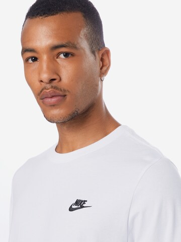 balta Nike Sportswear Marškinėliai 'Club'
