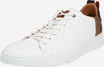 Baskets basses BULLBOXER en blanc : devant