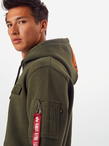 Regular fit Bluză de molton 'Red Stripe' de la ALPHA INDUSTRIES pe verde