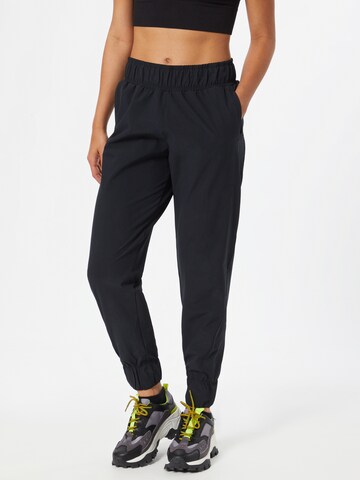 UNDER ARMOUR Tapered Sportbroek in Zwart: voorkant