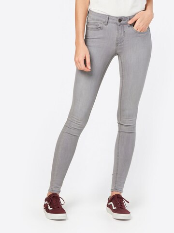 VILA Skinny Hose 'Commit' in Grau