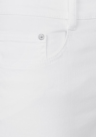 MAC Regular Bequeme Jeans 'Stella' in Weiß