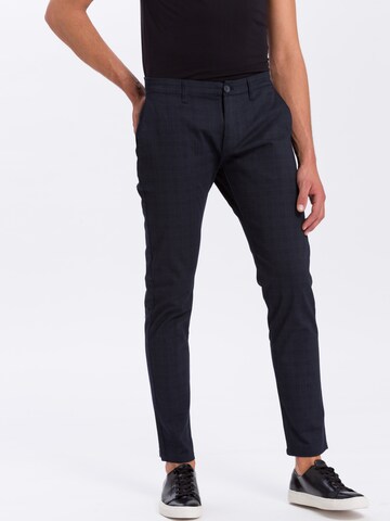 CROSS JEANS Tapered Chino Pants in Blue: front
