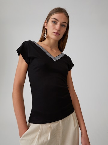 EDITED Shirt  'Liora' in Schwarz: Vorderseite