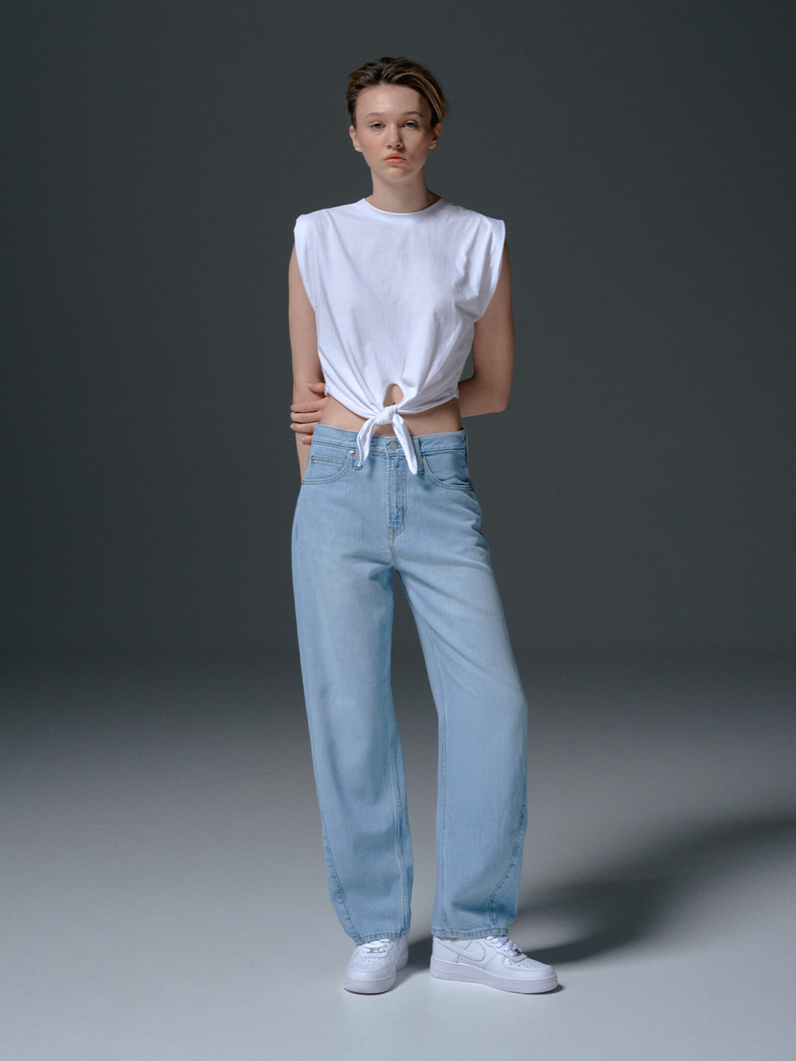 Para amantes del diseño escultural The Barrel Jeans