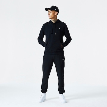 NEW ERA Sweatshirt 'Essential' in Schwarz
