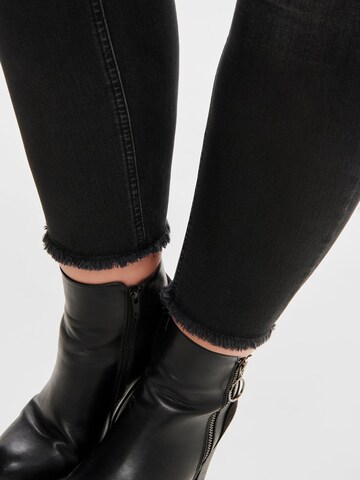 Skinny Jeans di ONLY Carmakoma in nero