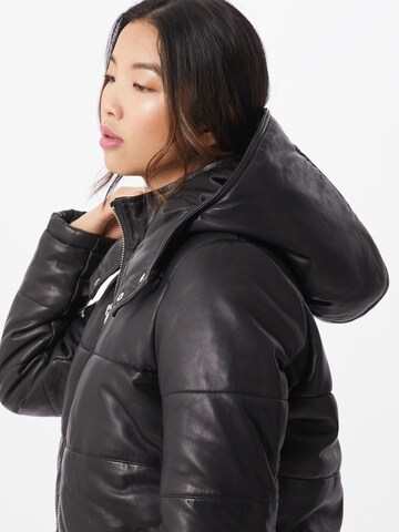 Maze Jacke in Schwarz