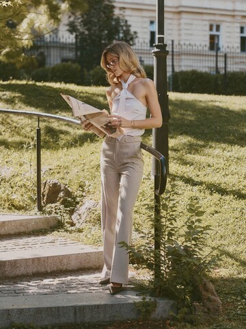 Neckholder Tie Top Look