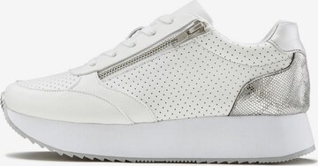 LASCANA Sneakers in White