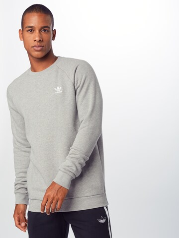 ADIDAS ORIGINALS Klasický střih Mikina 'Loungewear Trefoil Essentials' – šedá: přední strana