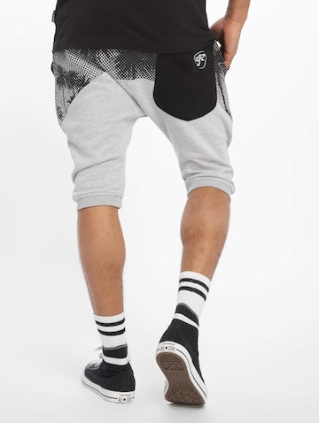Just Rhyse Tapered Shorts in Grau