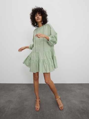 Rochie tip bluză 'Despina' de la EDITED pe verde