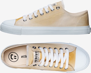 Ethletic Sneakers laag in Beige