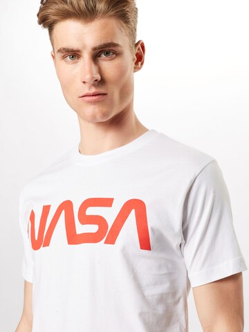 Mister Tee T-shirt 'NASA Worm' i vit