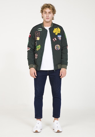 PLUS EIGHTEEN Between-Season Jacket in Green