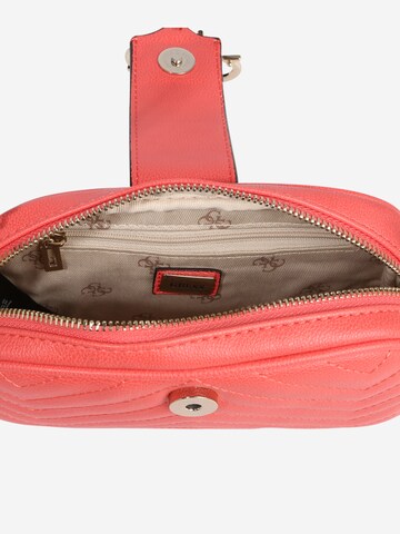 Sac à bandoulière 'Violet' GUESS en rose : au dessus