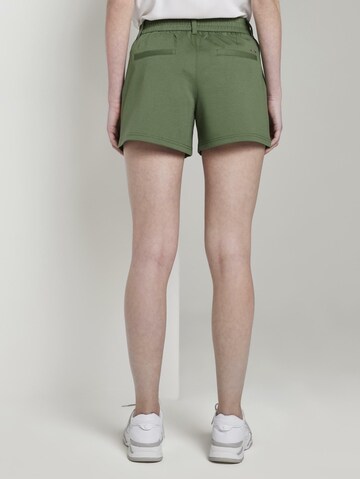 TOM TAILOR DENIM Regular Shorts in Grün: predná strana