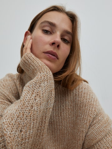 EDITED Sweater 'Jorina' in Beige