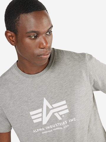 ALPHA INDUSTRIES Bluser & t-shirts i grå