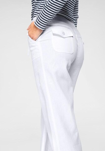 CHEER Loose fit Pants in White