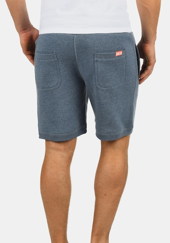 !Solid Regular Sweatshorts in Blau