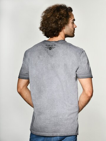 TOP GUN Shirt 'Ease' in Grijs