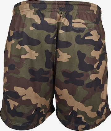 Urban Classics Regular Shorts in Grün