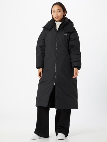 Manteau d’hiver LACOSTE en noir : devant