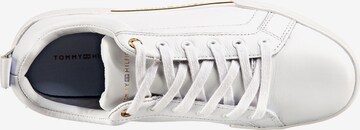 Sneaker low 'Katerina' de la TOMMY HILFIGER pe alb