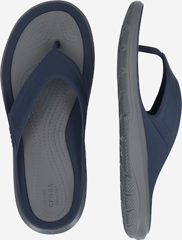 Tongs Crocs en bleu