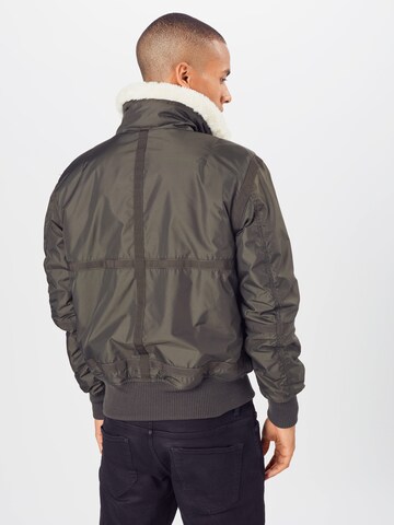 ALPHA INDUSTRIES - Ajuste regular Chaqueta de entretiempo en verde